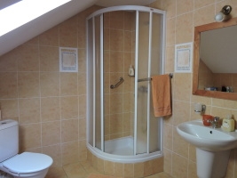 bathroom on 1.floor – WC and shower